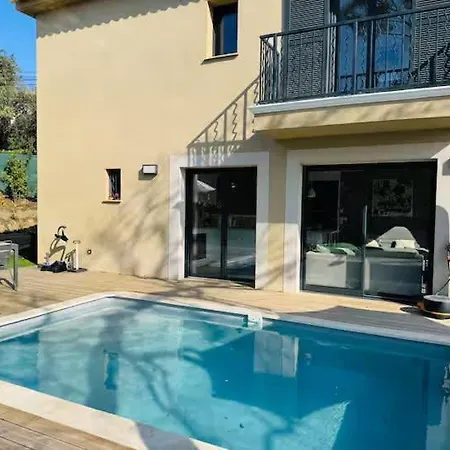 Before Making A Request, Read My Host Profile At Bottom Of Page # Fully Private 3-bedroom Luxury Close To Apartamento *
